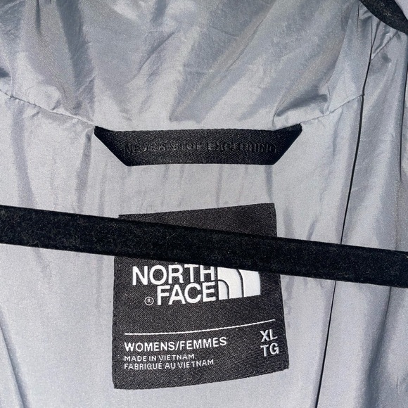 The North Face White Puffer Jacket 550 series - Picture 12 of 15